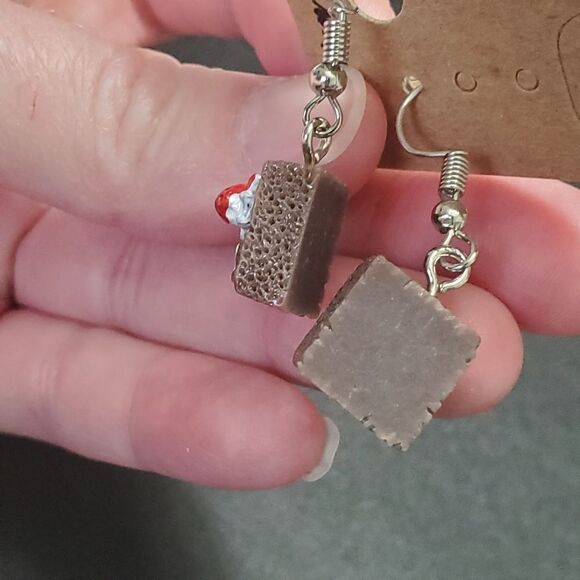 *Sale* Silver tone square brownie earrings - Picture 4 of 7